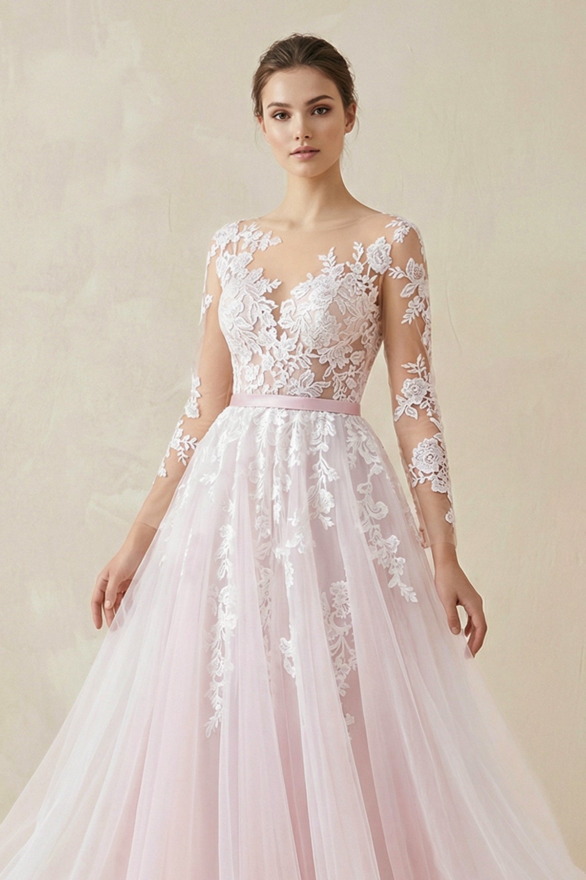 Robe de mariée rose trapèze en dentelle manches longues à appliqués - Harana