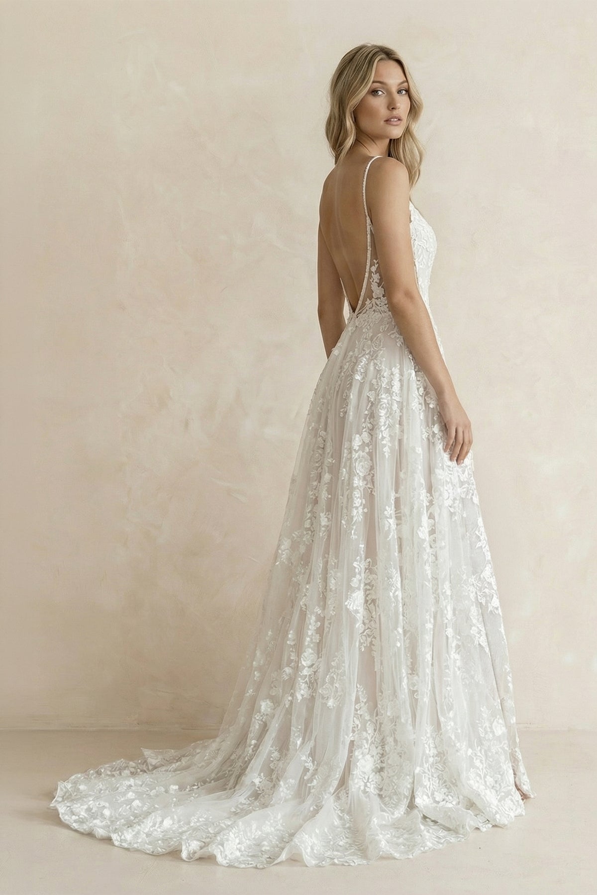 Robe de mariée ivoire trapèze dentelle col V avec fente sans manches - Harana