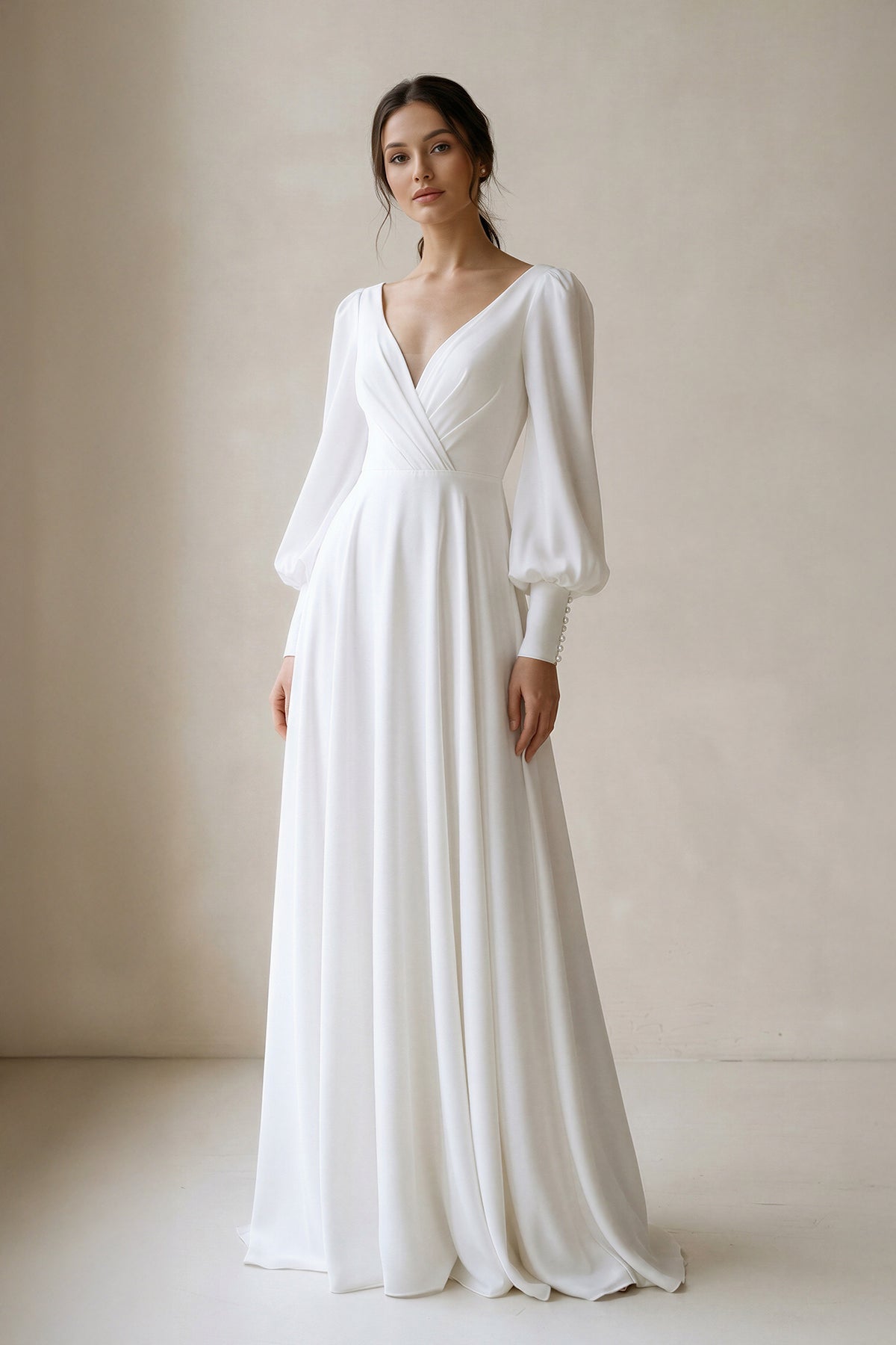 Robe de mariée blanche trapèze en mousseline à col V manches longues - Harana