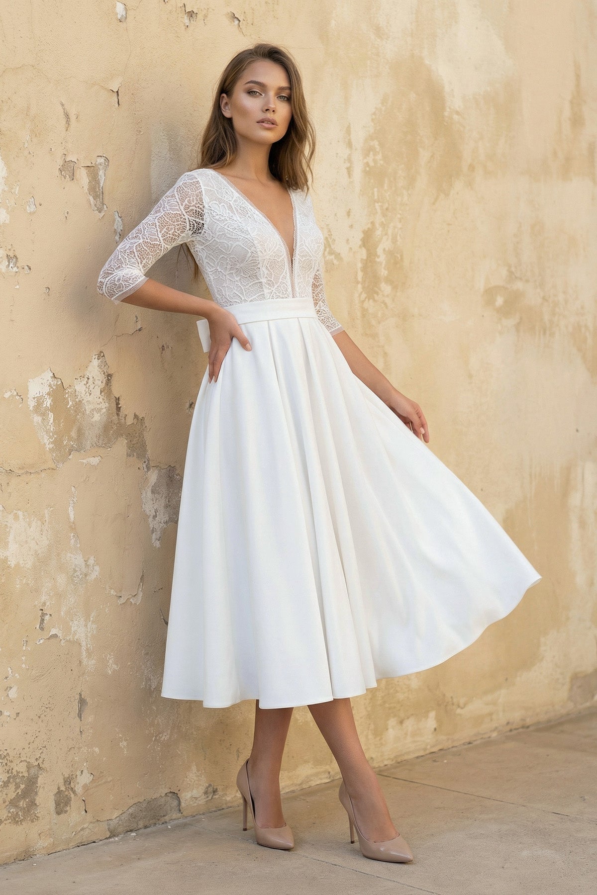 Robe de mariée blanche trapèze en satin à col V avec nœud - Harana
