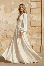 Robe de mariée ivoire trapèze en satin à col V manches longues - Harana