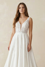 Robe de mariée blanche trapèze en satin à col V sans manches - Harana