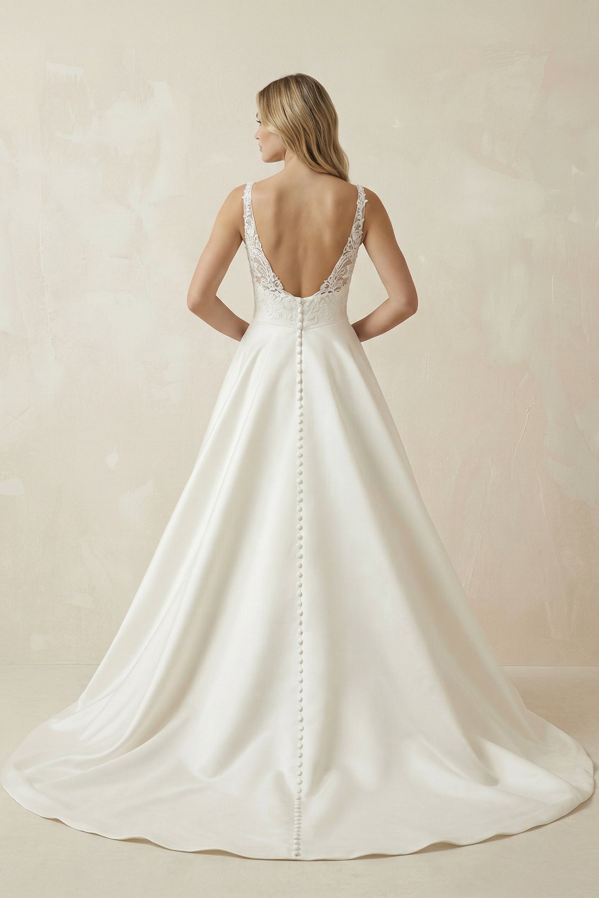 Robe de mariée ivoire longue col V dos nu sans manches - Harana