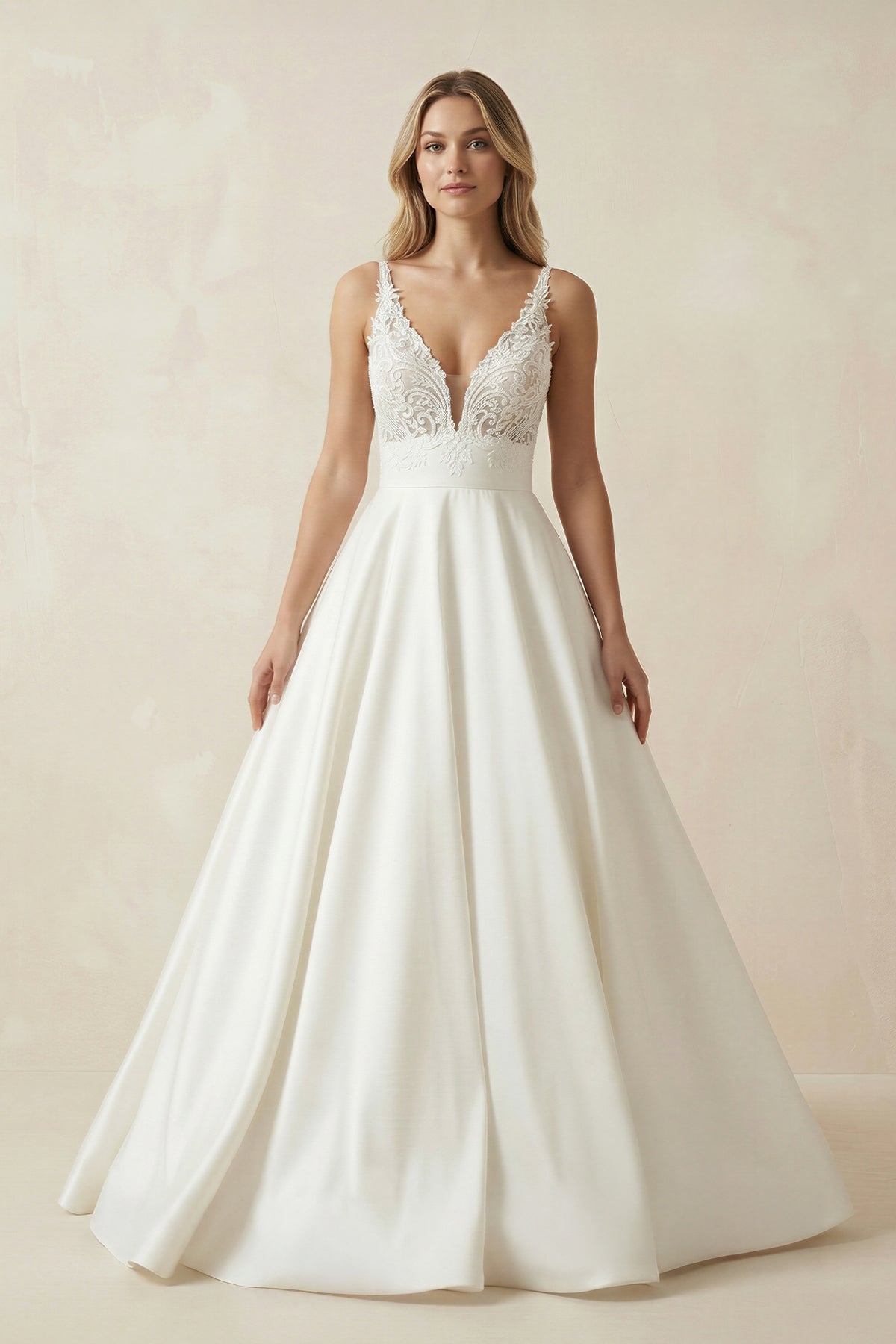 Robe de mariée ivoire longue col V dos nu sans manches - Harana