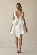 Robe de mariée ivoire trapèze en satin à col V sans manches - Harana