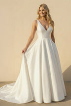 Robe de mariée blanche trapèze en satin à col V sans manches - Harana