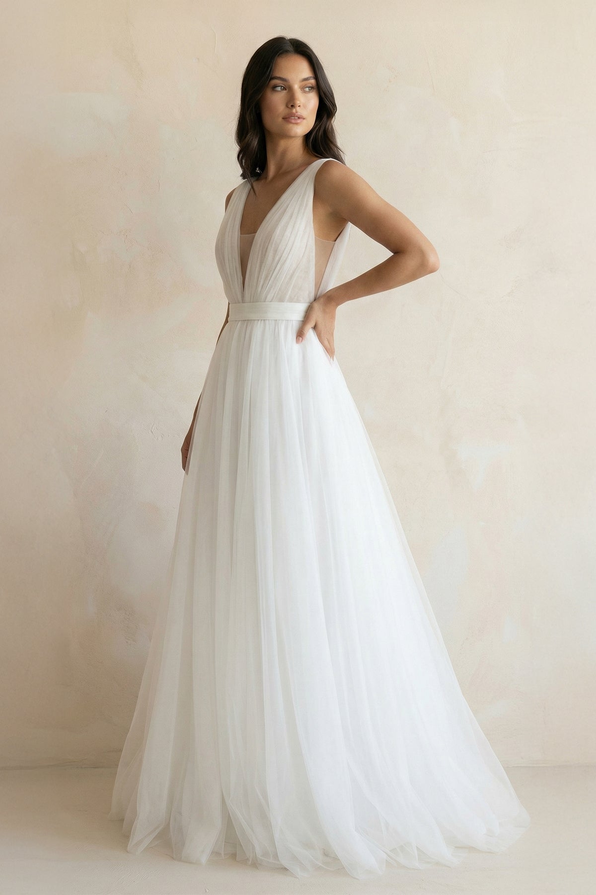 Robe de mariée blanche trapèze en tulle à col V sans manches - Harana
