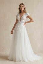 Robe de mariée ivoire trapèze en dentelle à col V à appliqués - Harana