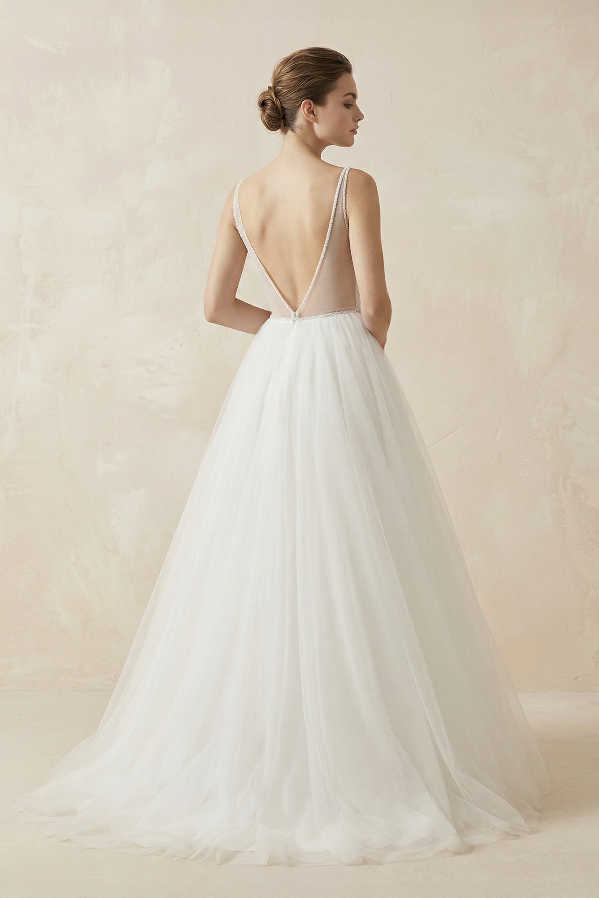Robe de mariée blanche trapèze en tulle à col V sans manches - Harana