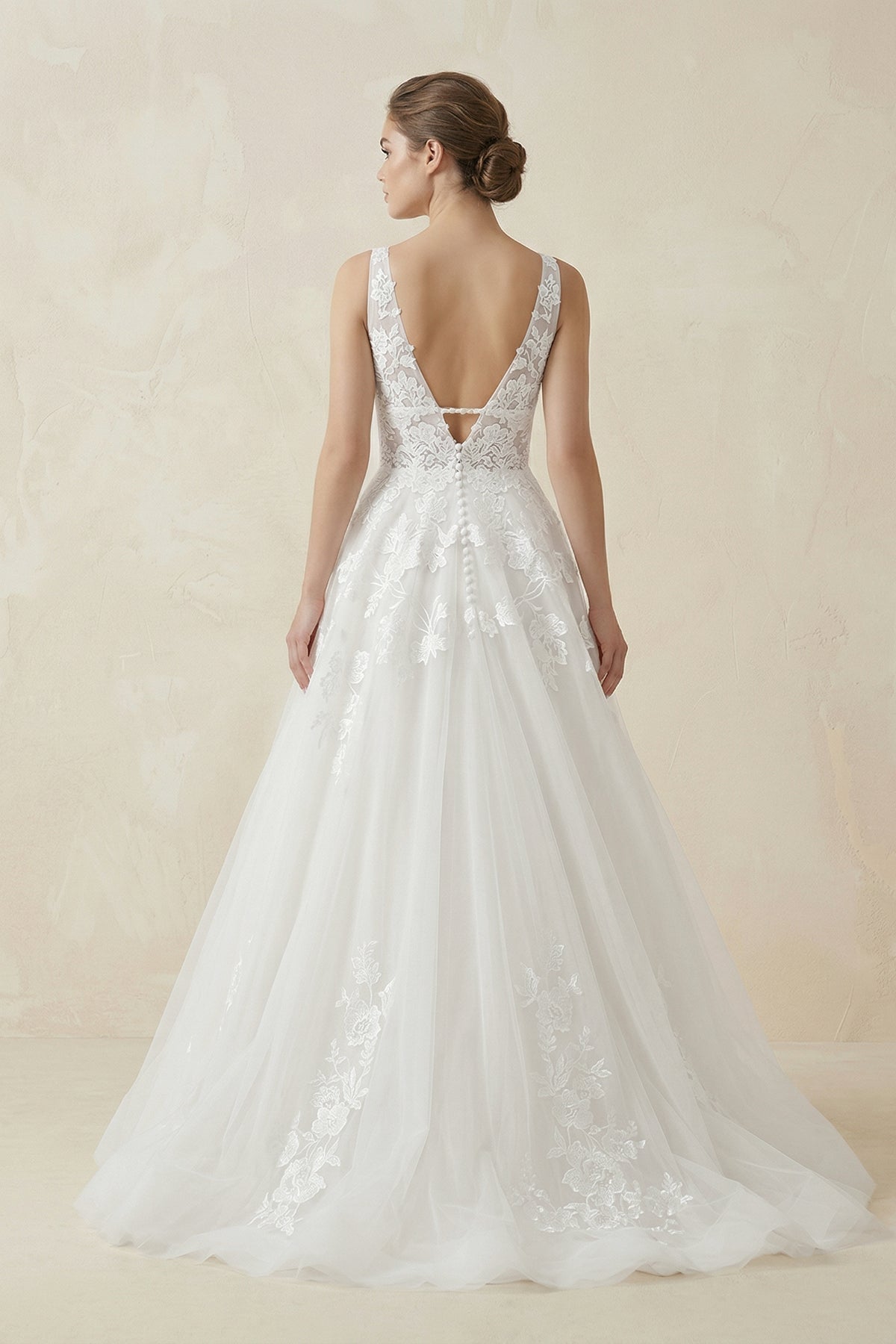 Robe de mariée blanche trapèze en tulle à col V sans manches - Harana