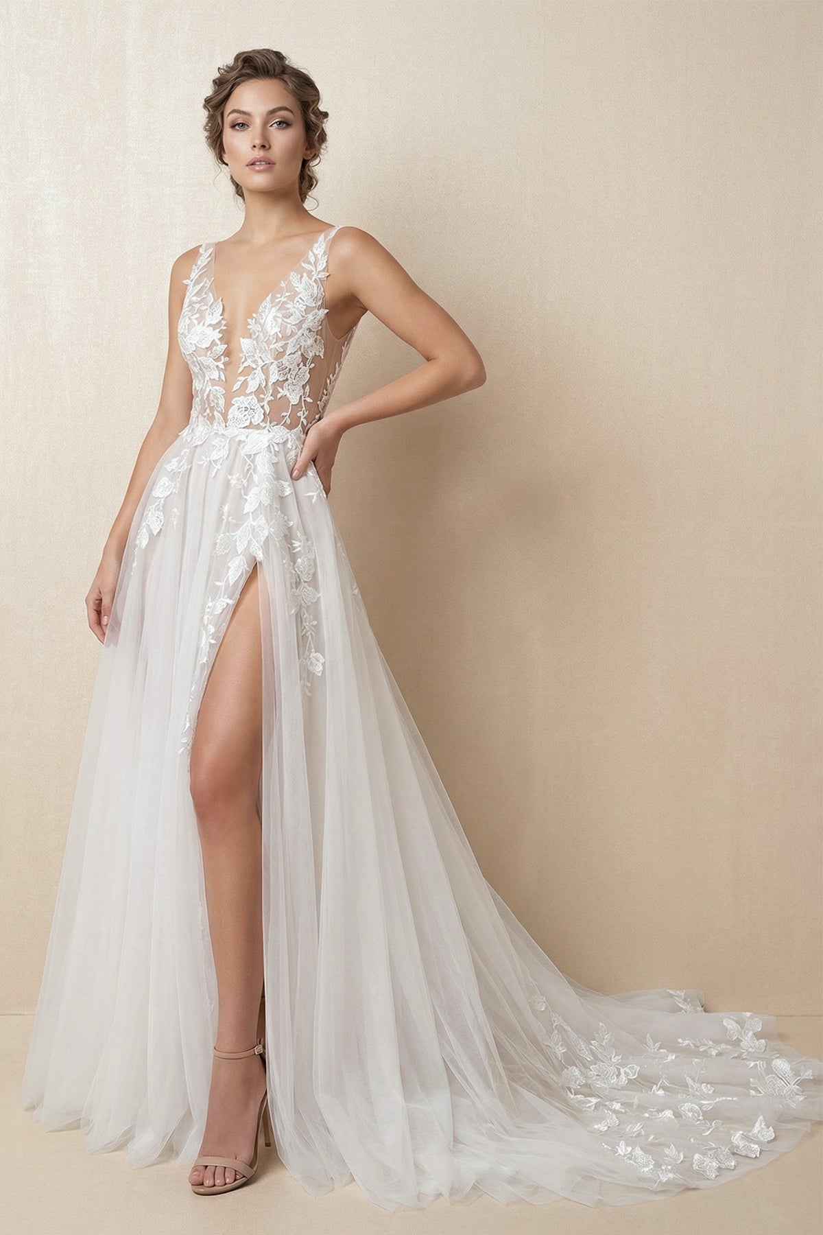 Robe de mariée ivoire trapèze en dentelle à col V sans manches - Harana