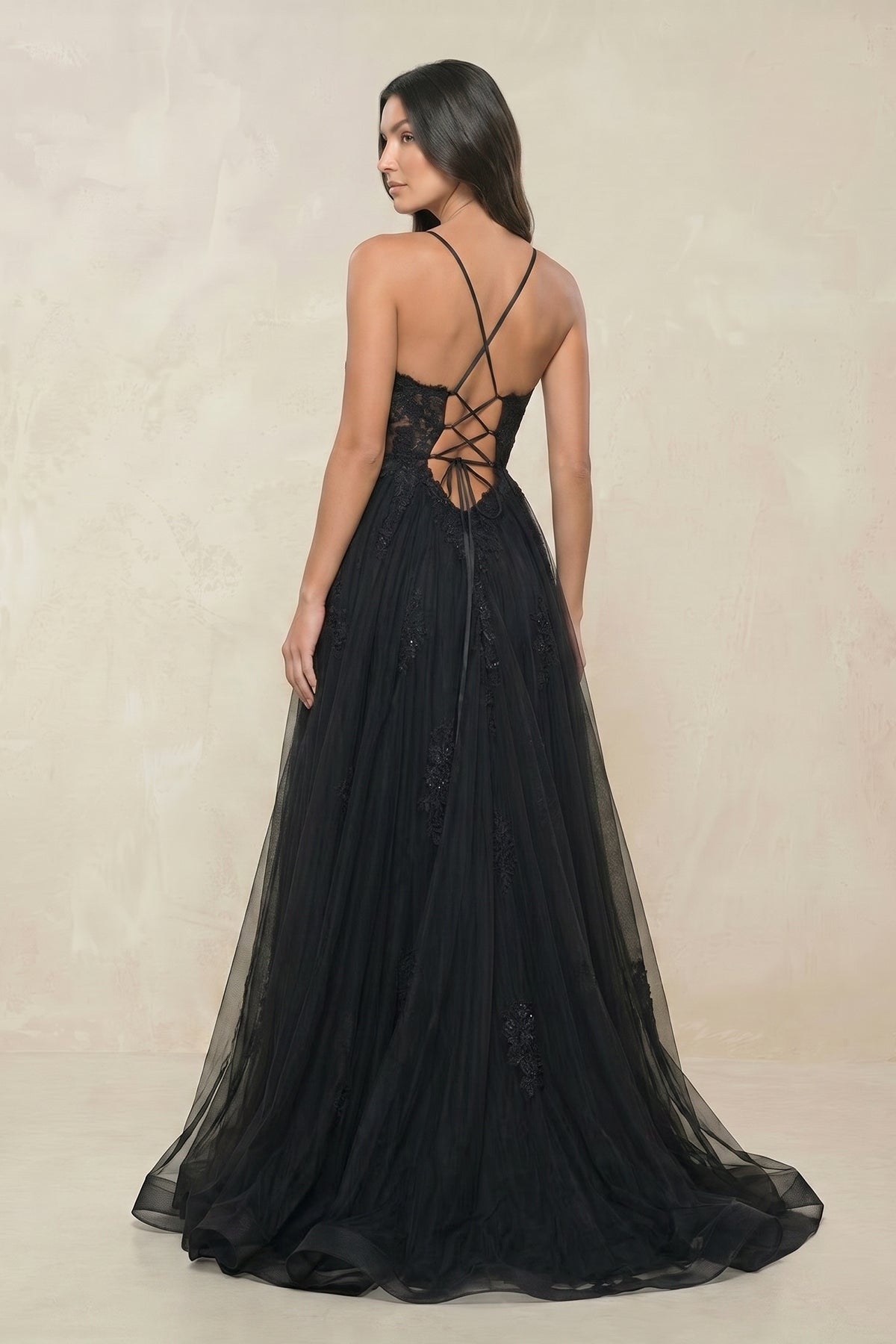 Robe longue noire en tulle appliqué avec fente - Harana