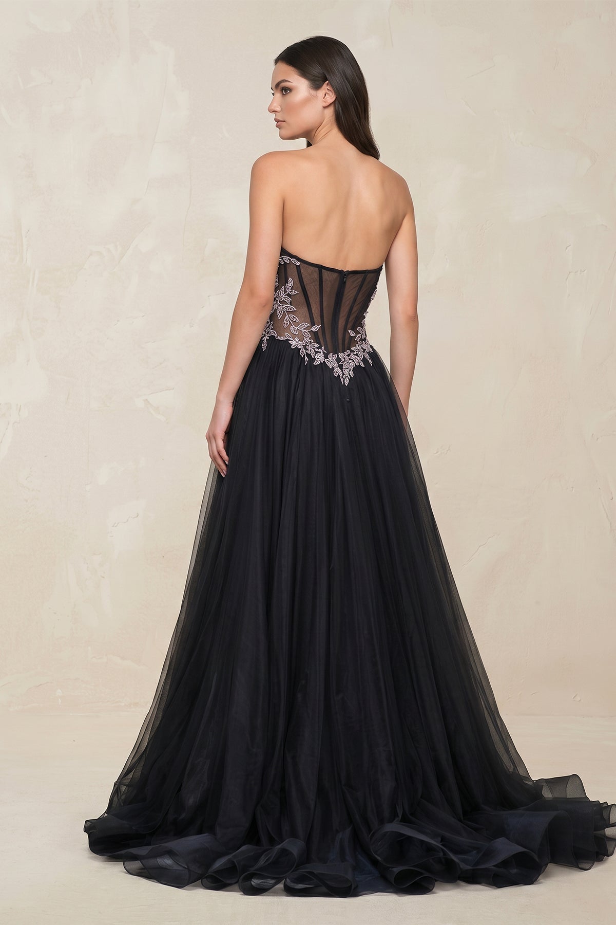 Robe de mariée noire trapèze en tulle bustier sans manches - Harana