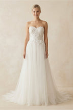 Robe de mariée blanche trapèze en dentelle décolleté cœur sans manches - Harana