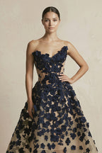 Robe de mariée noire et nude trapèze en tulle bustier à col - Harana