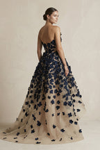 Robe de mariée noire et nude trapèze en tulle bustier à col - Harana