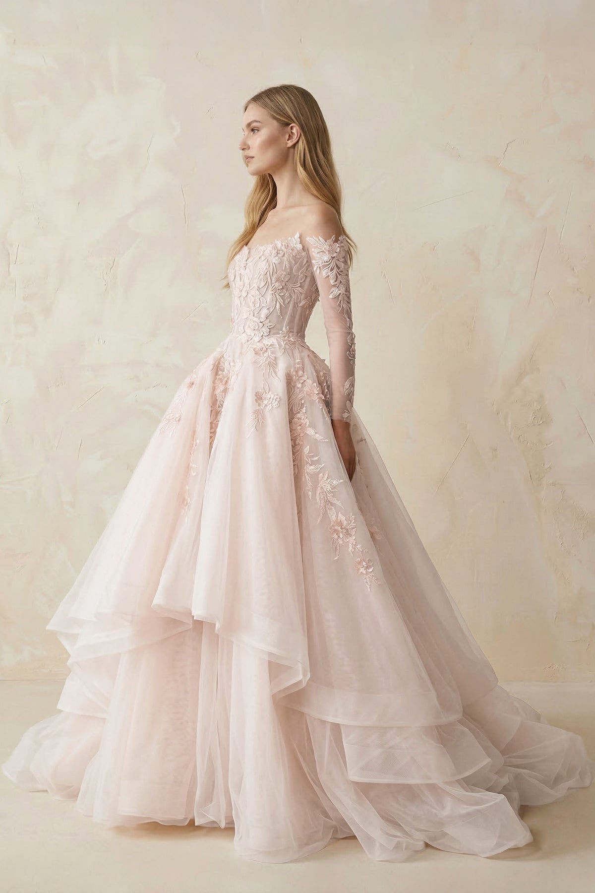 Robe de mariée rose longue à épaules dénudées manches longues en tulle - Harana