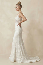 Robe de mariée blanche coupe sirène à col V ornée d’appliqués - Harana