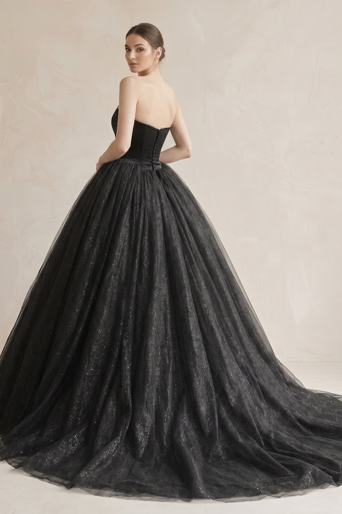 Robe de mariée noir longue sans manches froncée en tulle - Harana