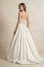 Robe de mariée ivoire longue sans manches à dentelle satinée - Harana