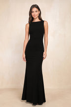 Robe noire longue satinée coupe sirène à encolure bateau - Harana