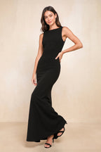 Robe noire longue satinée coupe sirène à encolure bateau - Harana