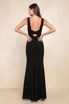 Robe noire longue satinée coupe sirène à encolure bateau - Harana