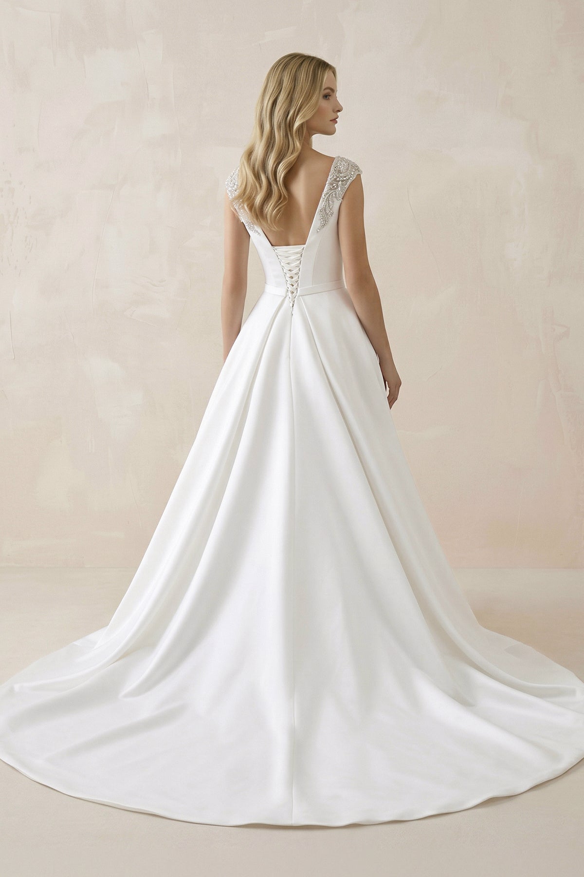Robe de mariée blanche trapèze en satin sans manches - Harana