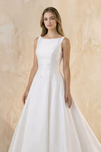 Robe de mariée blanche trapèze en satin sans manches - Harana