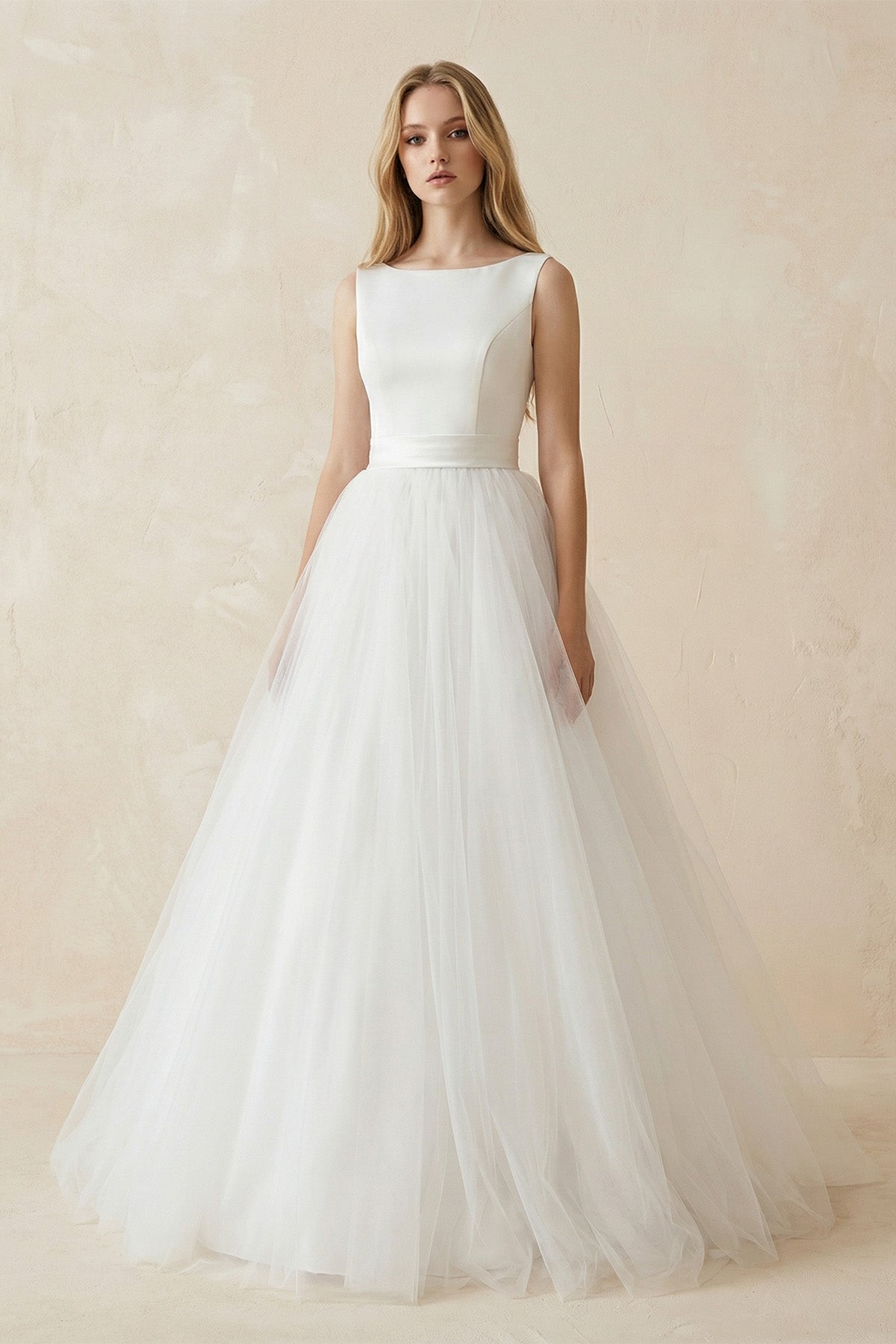 Robe de mariée blanche trapèze en tulle sans manches - Harana
