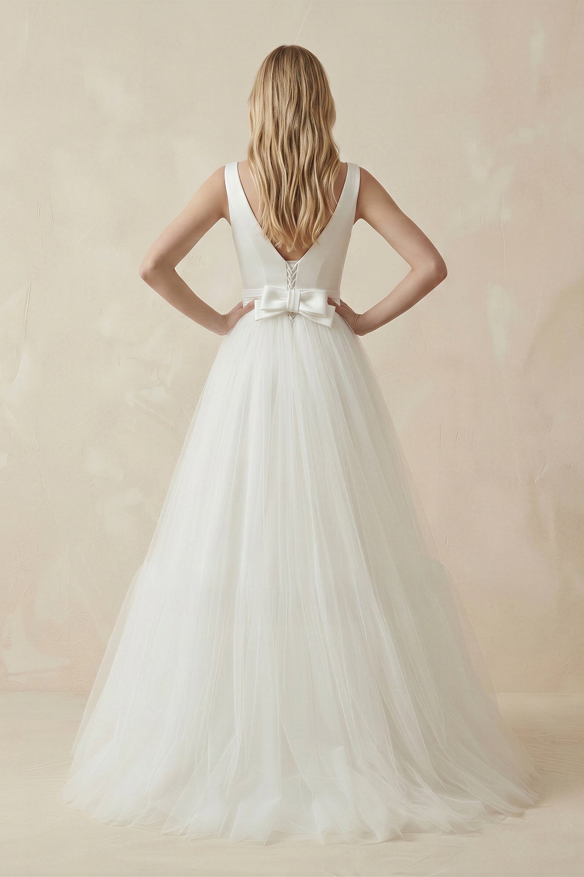 Robe de mariée blanche trapèze en tulle sans manches - Harana