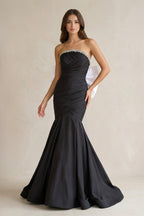 Robe de mariée noire et blanche coupe sirène effet drapé avec nœud - Harana