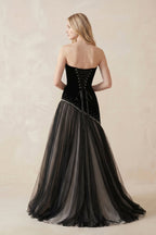 Robe de mariée noire en tulle bustier ornée de perles - Harana