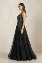 Robe de mariée noire trapèze en tulle sans manches perlée - Harana
