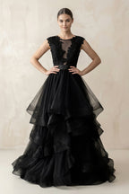 Robe de mariée noire trapèze en organza sans manches à volants - Harana