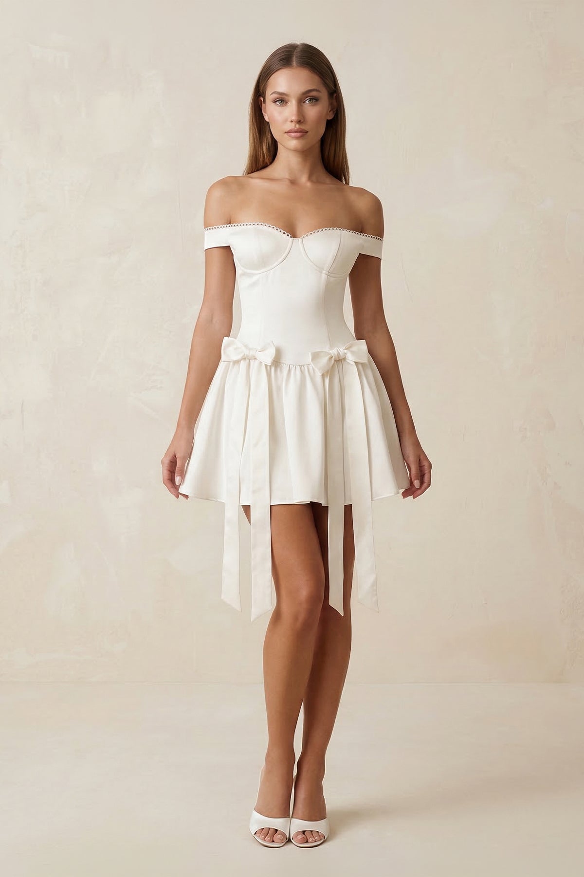 Robe de mariée ivoire trapèze en satin à épaules dénudées avec nœud - Harana