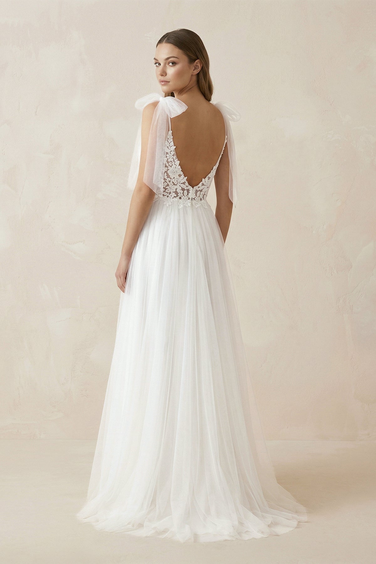 Robe de mariée blanche trapèze en tulle à col V sans manches - Harana