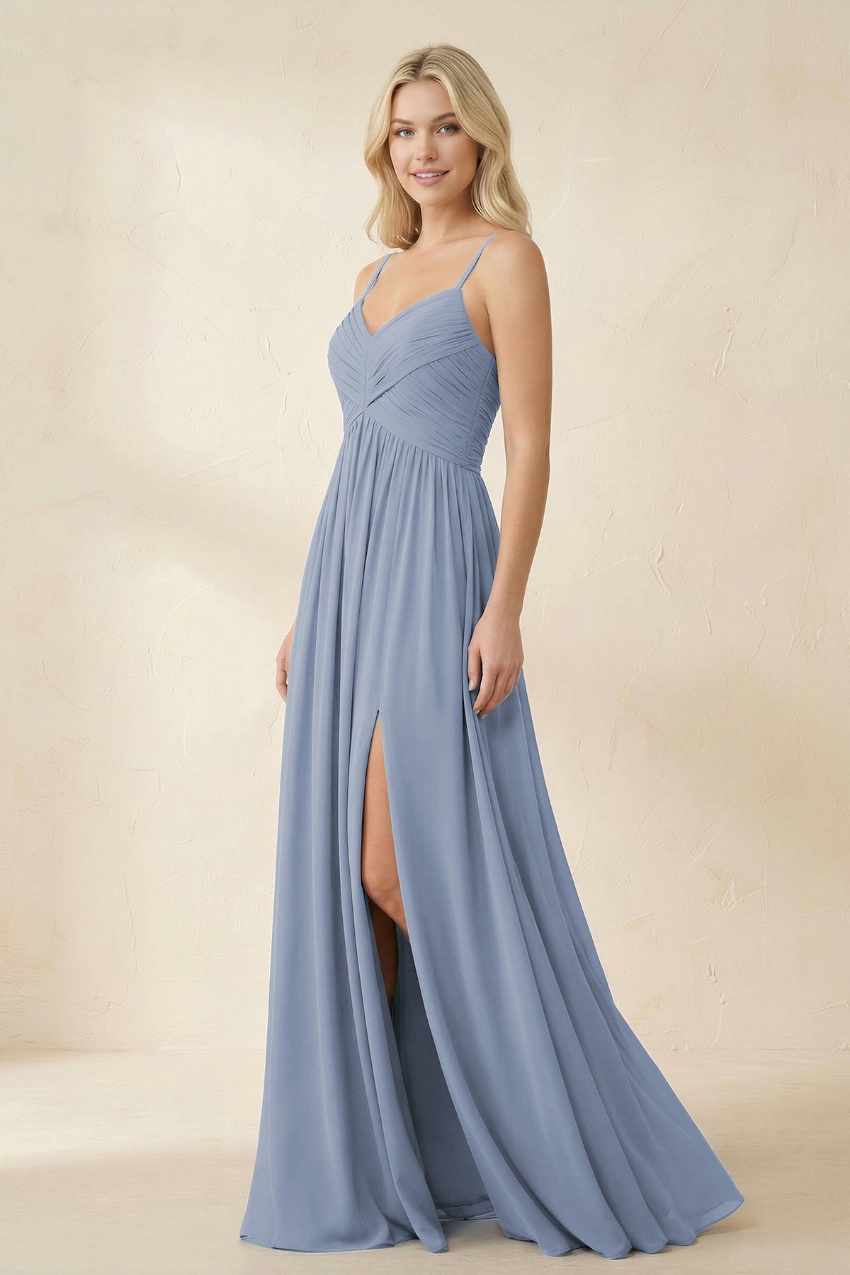 Robe demoiselle d’honneur twilight longue à fines bretelles sans manches avec fente - Harana