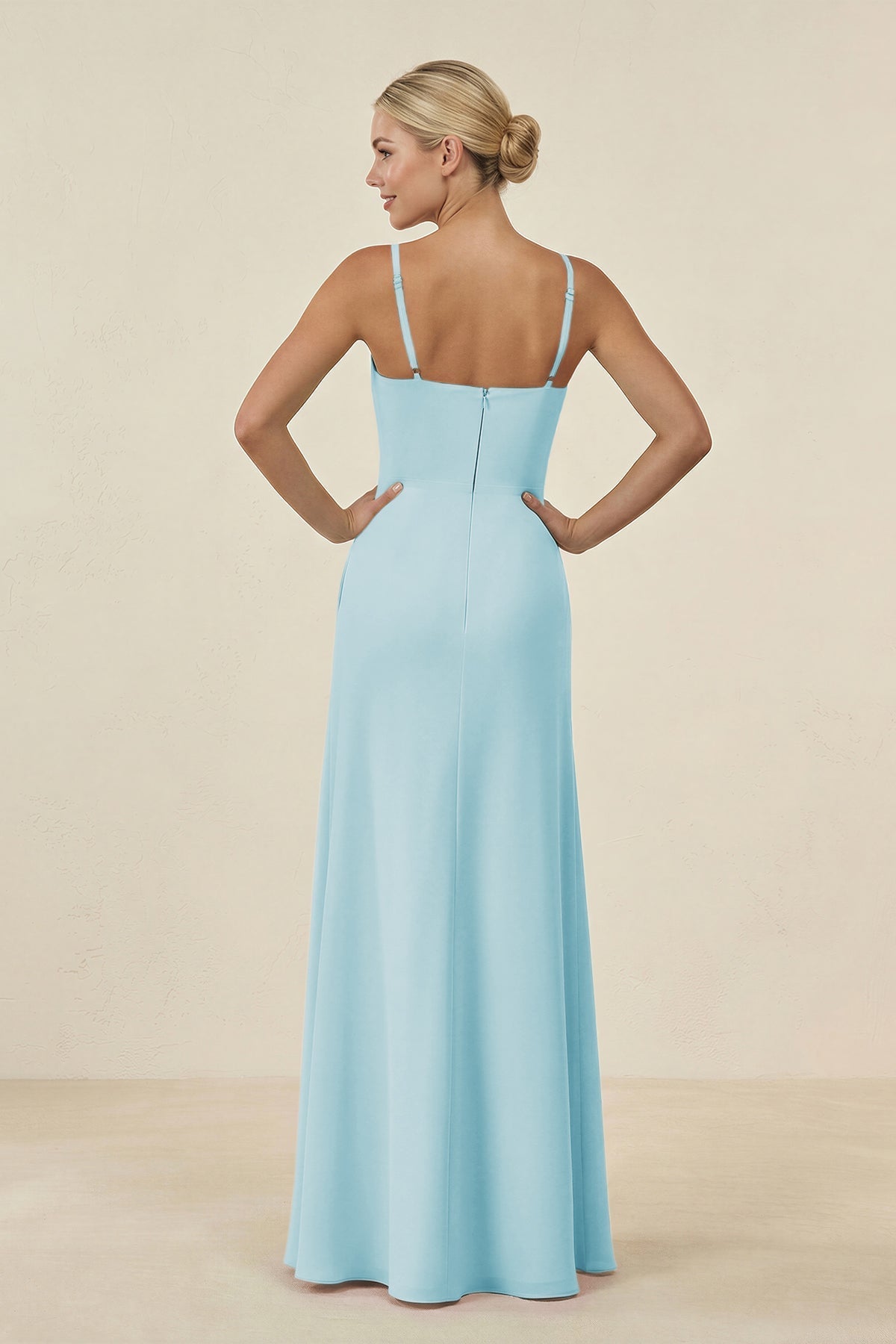 Robe demoiselle d’honneur bleu ciel longue à fines bretelles sans manches avec fente - Harana