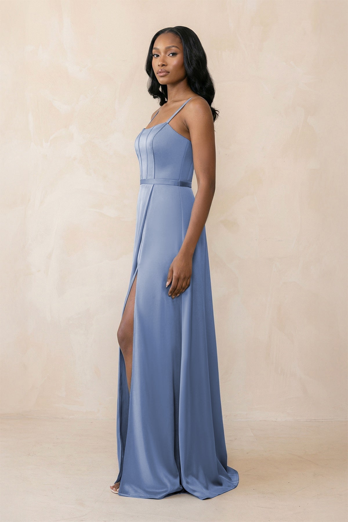 Robe demoiselle d’honneur gris brume longue à fines bretelles sans manches avec fente - Harana