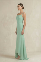 Robe demoiselle d’honneur pale pistachio longue à fines bretelles sans manches effet drapé - Harana