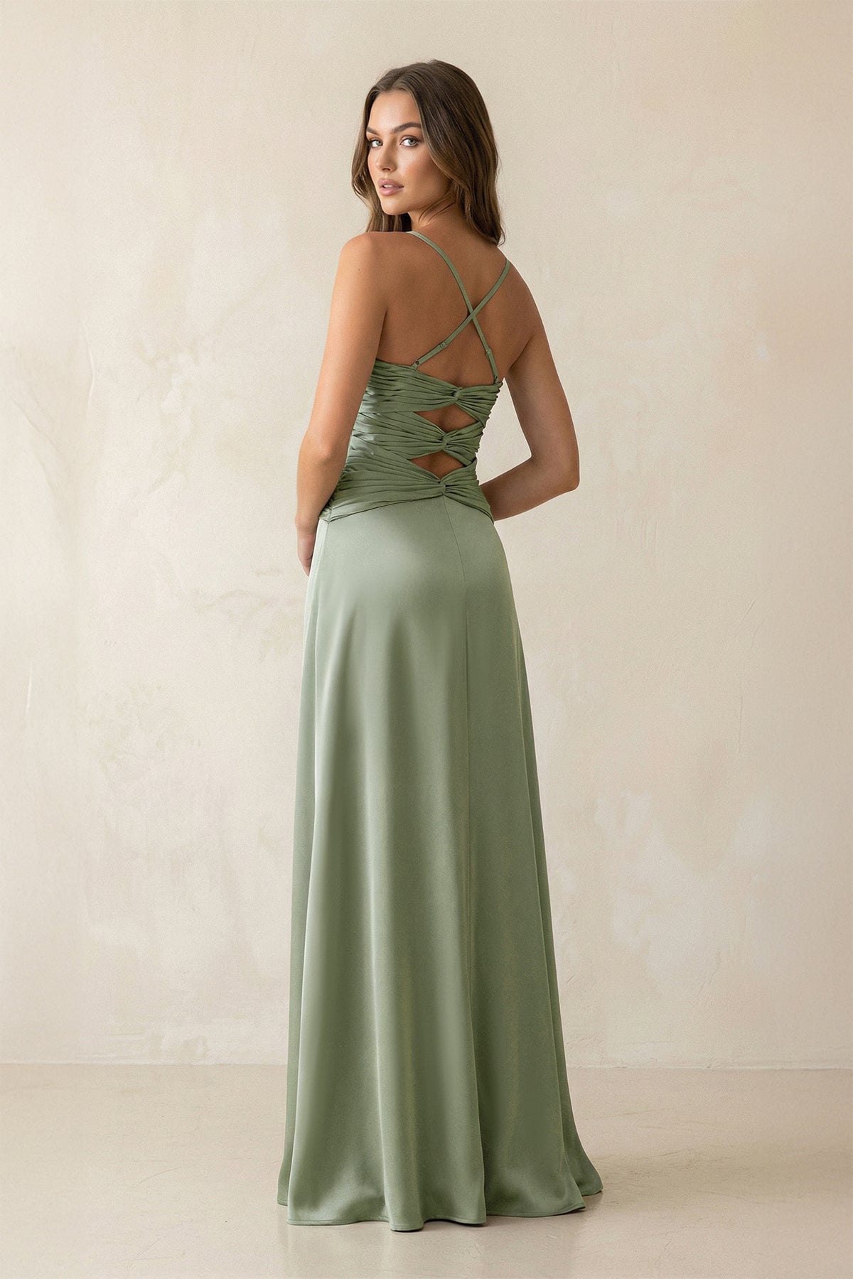 Robe demoiselle d’honneur dove gray longue à fines bretelles sans manches plissée - Harana