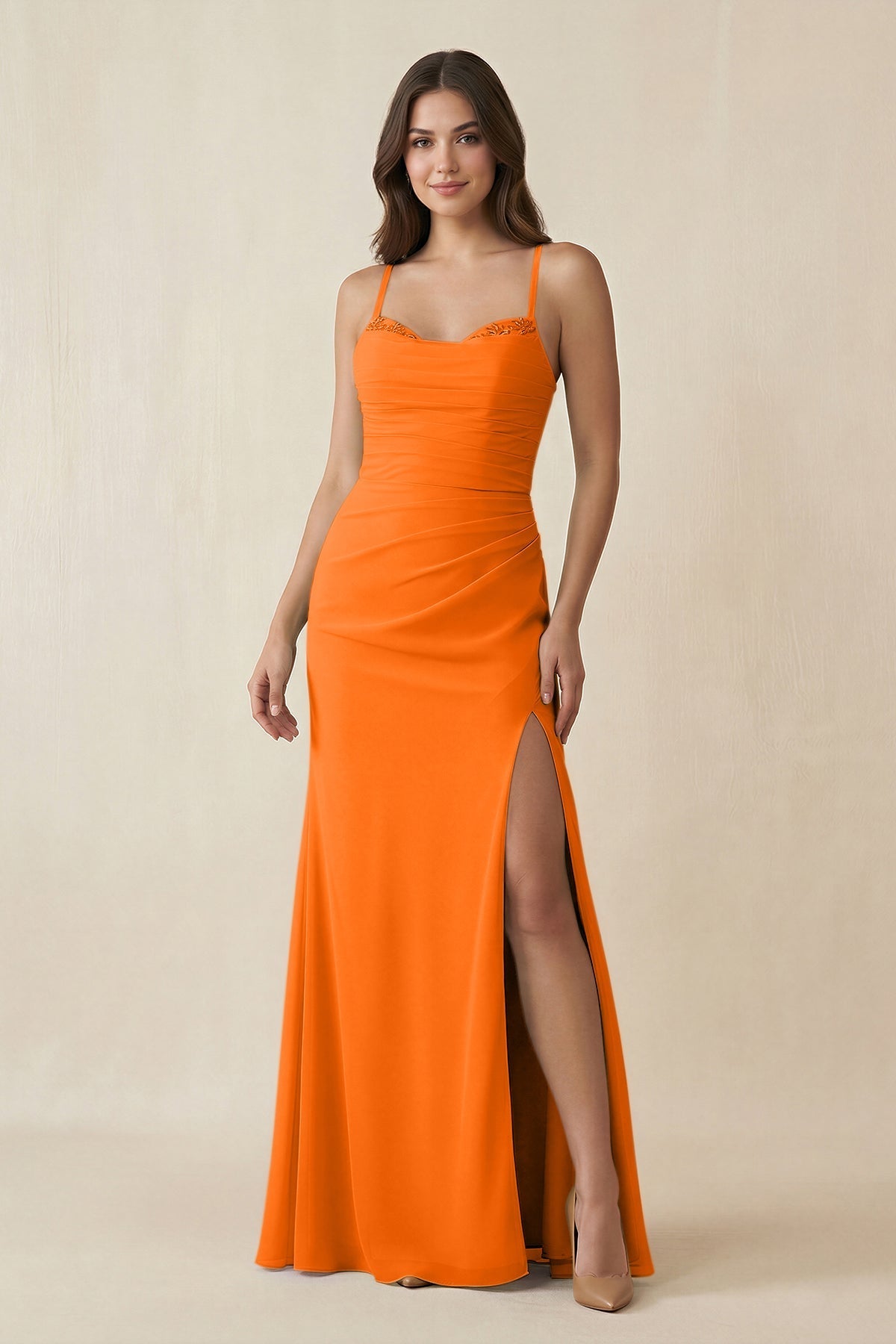 Robe longue orange en mousseline avec fente à fines bretelles - Harana