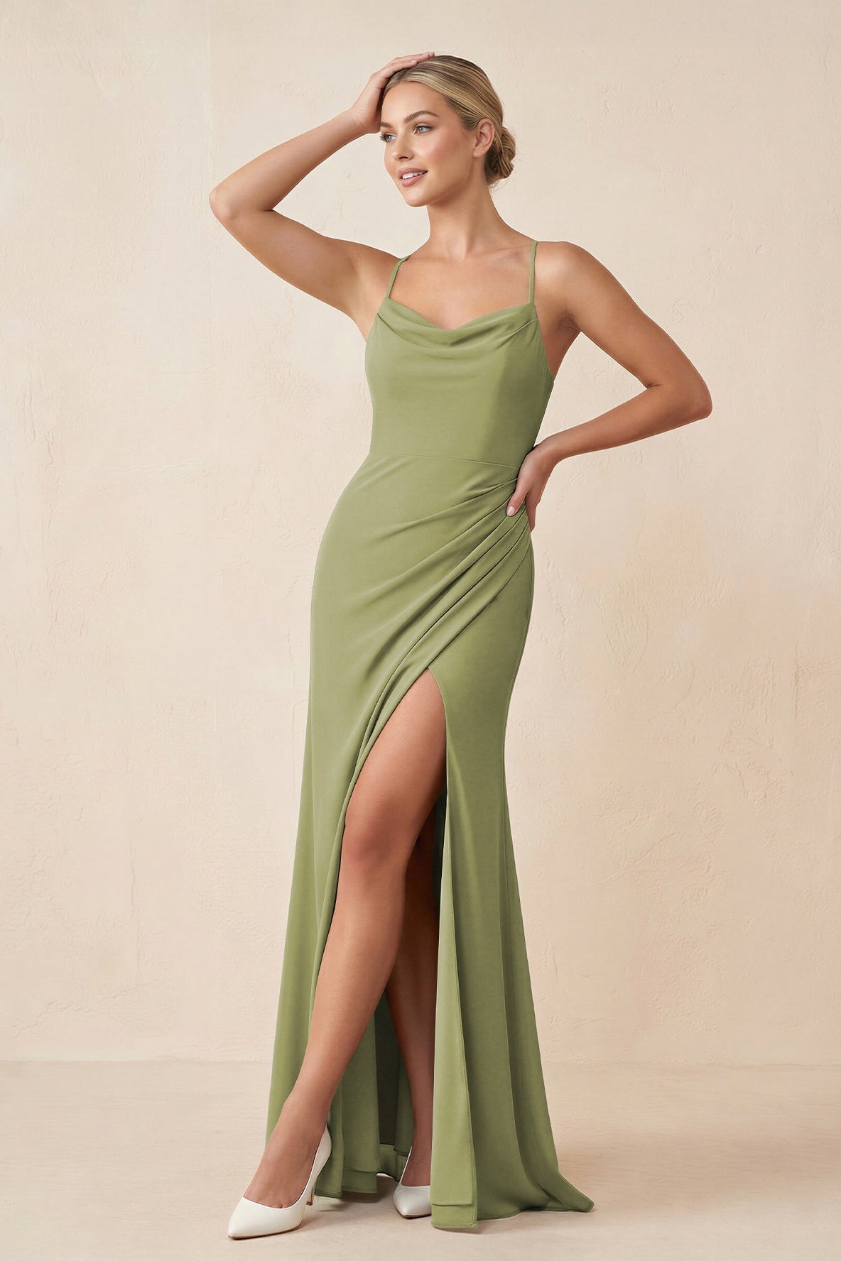 Robe demoiselle d’honneur moss green longue à fines bretelles sans manches avec fente - Harana