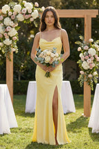 Robe demoiselle d’honneur pastel yellow longue à fines bretelles sans manches avec fente - Harana
