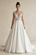 Robe de mariée blanc longue col V effet drapé satinée - Harana