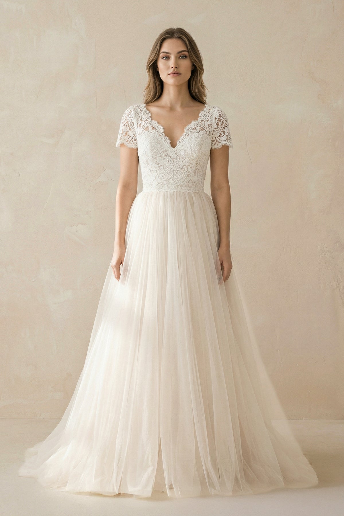 Robe de mariée champagne trapèze en dentelle à col V - Harana
