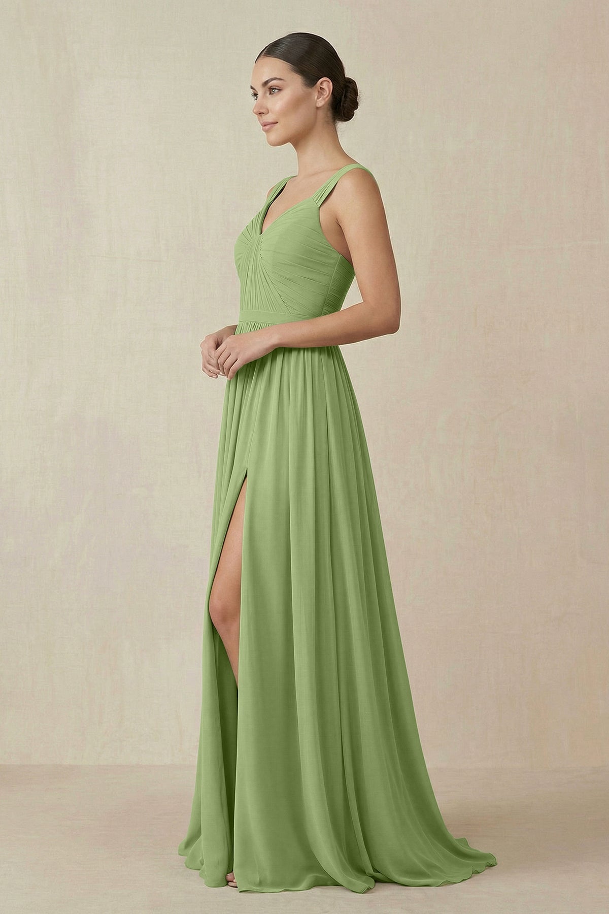 Robe demoiselle d’honneur matcha longue col V sans manches avec fente - Harana