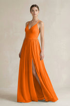 Robe longue orange en mousseline coupe trapèze à fines bretelles - Harana