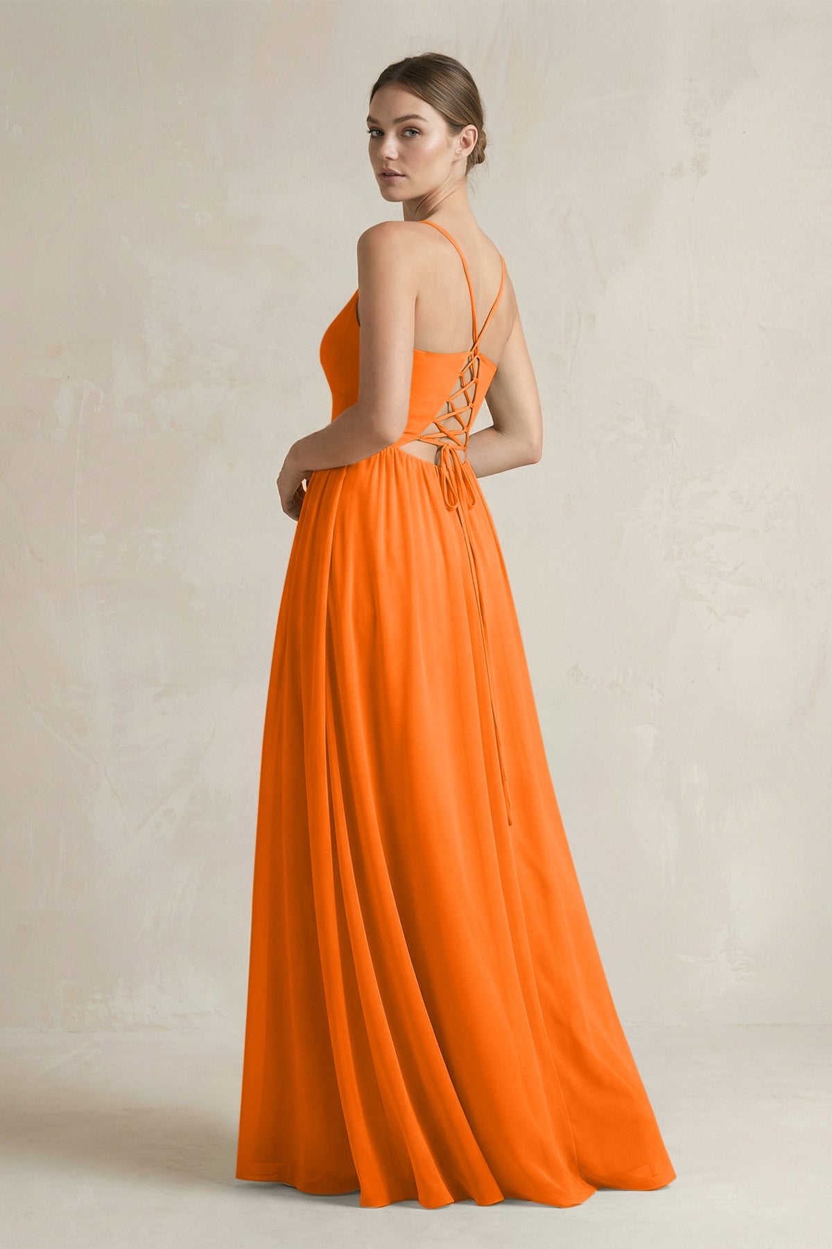 Robe longue orange en mousseline coupe trapèze à fines bretelles - Harana